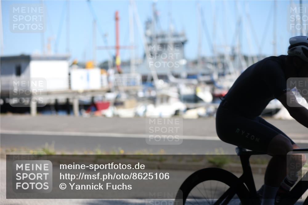 17.08.2025 - KN Förde Triathlon 2025 Yannick Fuchs http://msf.ph/oto/8625106 17.08.2025 11:43:05 Radfahren 293, 324, 344, 604, 641, 291, 616 meine-sportfotos.de