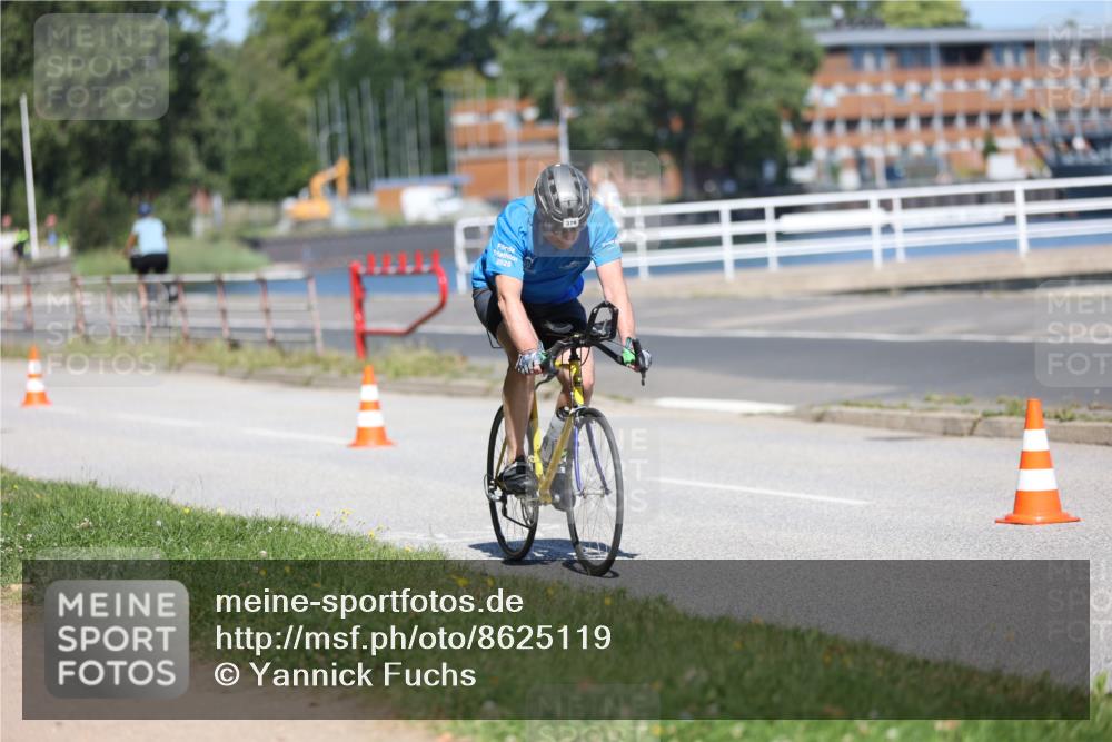 17.08.2025 - KN Förde Triathlon 2025 Yannick Fuchs http://msf.ph/oto/8625119 17.08.2025 11:43:43 Radfahren 339, 341, 376, 607, 632, 334 meine-sportfotos.de