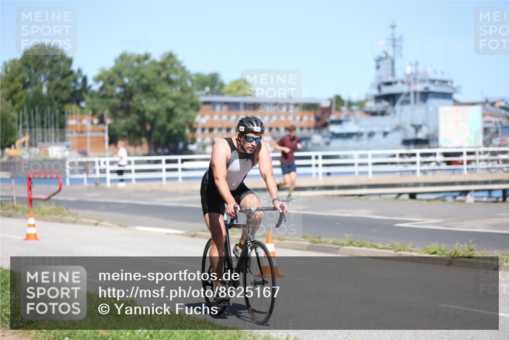17.08.2025 - KN Förde Triathlon 2025 Yannick Fuchs http://msf.ph/oto/8625167 17.08.2025 11:44:13 Radfahren 343, 350, 374, 642, 302 meine-sportfotos.de