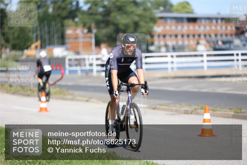17.08.2025 - KN Förde Triathlon 2025 Yannick Fuchs http://msf.ph/oto/8625173 17.08.2025 11:44:17 Radfahren 325, 329, 343, 350, 371, 642, 343, 374 meine-sportfotos.de