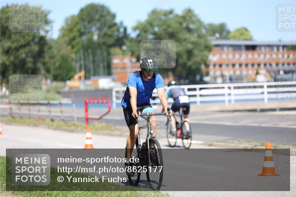 17.08.2025 - KN Förde Triathlon 2025 Yannick Fuchs http://msf.ph/oto/8625177 17.08.2025 11:44:24 Radfahren 325, 328, 329, 371, 385, 616, 350, 642 meine-sportfotos.de