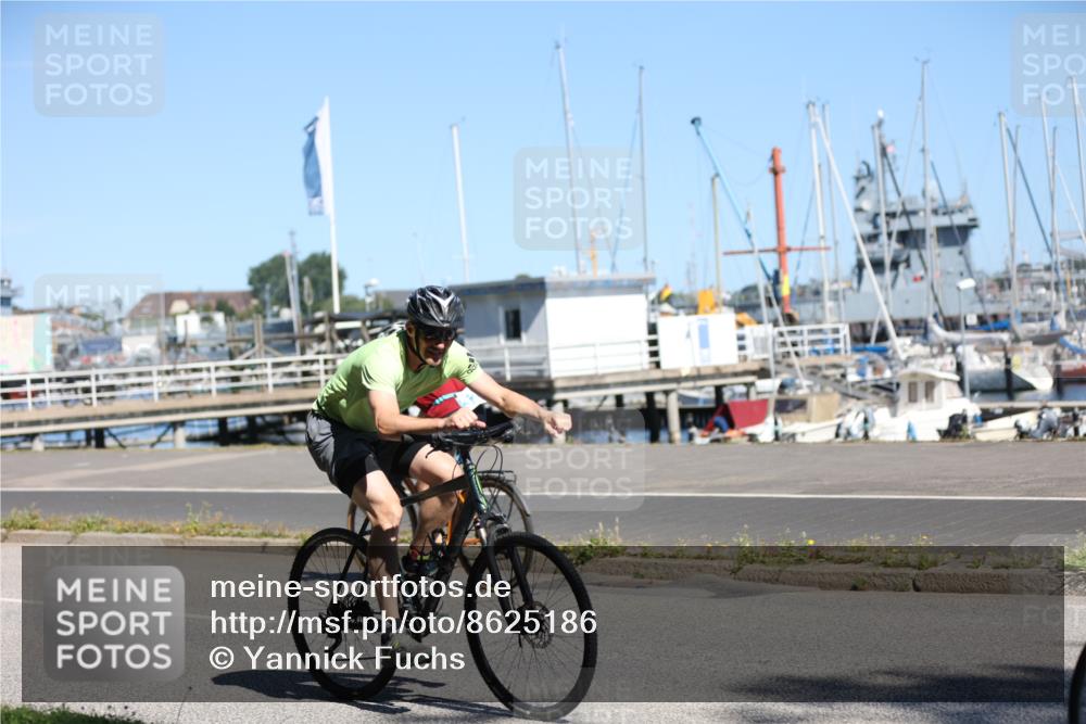 17.08.2025 - KN Förde Triathlon 2025 Yannick Fuchs http://msf.ph/oto/8625186 17.08.2025 11:44:28 Radfahren 291, 325, 328, 329, 330, 356, 385, 616, 325, 329, 350, 371 meine-sportfotos.de