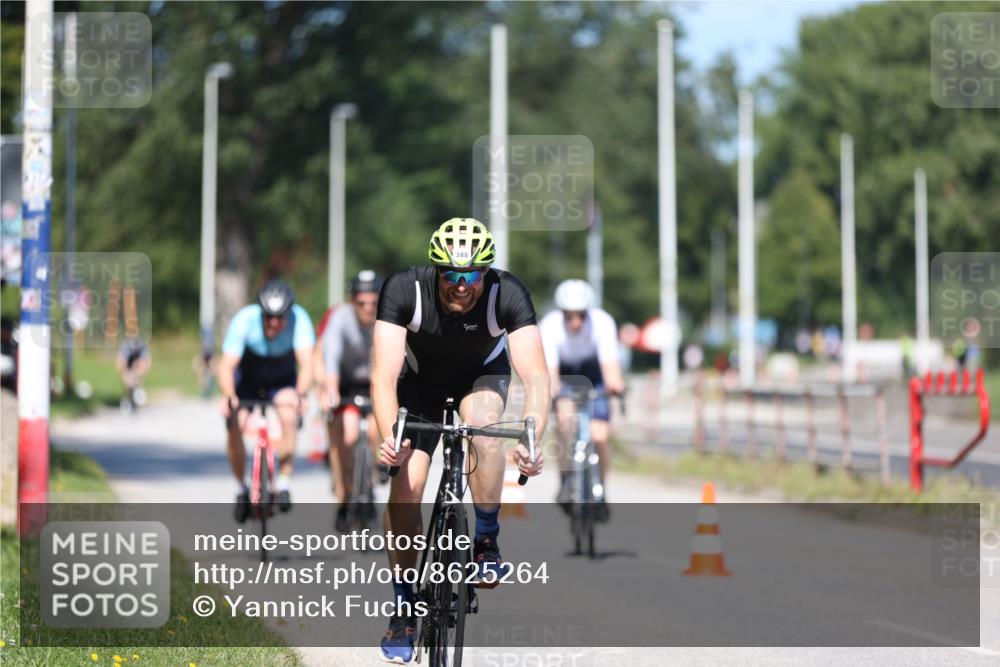 17.08.2025 - KN Förde Triathlon 2025 Yannick Fuchs http://msf.ph/oto/8625264 17.08.2025 11:46:05 Radfahren 326, 328, 329, 350, 363, 371, 372, 609, 619, 311, 372, 374, 619 meine-sportfotos.de