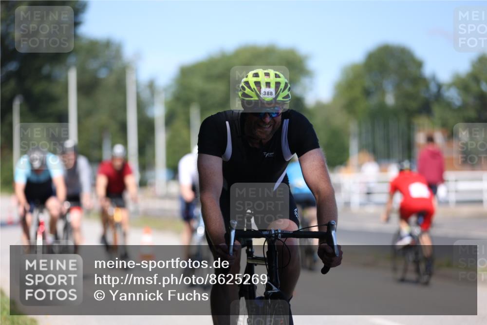 17.08.2025 - KN Förde Triathlon 2025 Yannick Fuchs http://msf.ph/oto/8625269 17.08.2025 11:46:06 Radfahren 326, 328, 329, 350, 363, 371, 609, 311, 372, 619 meine-sportfotos.de