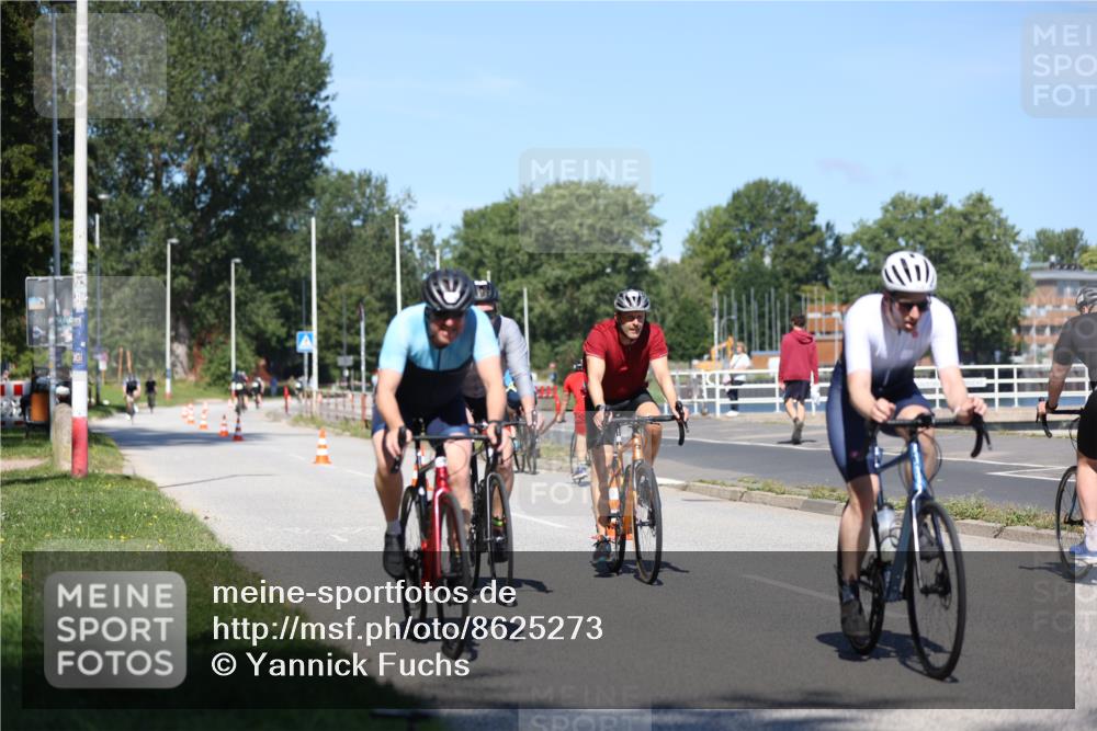 17.08.2025 - KN Förde Triathlon 2025 Yannick Fuchs http://msf.ph/oto/8625273 17.08.2025 11:46:07 Radfahren 326, 328, 329, 330, 350, 363, 371, 609, 311, 326, 372, 619 meine-sportfotos.de
