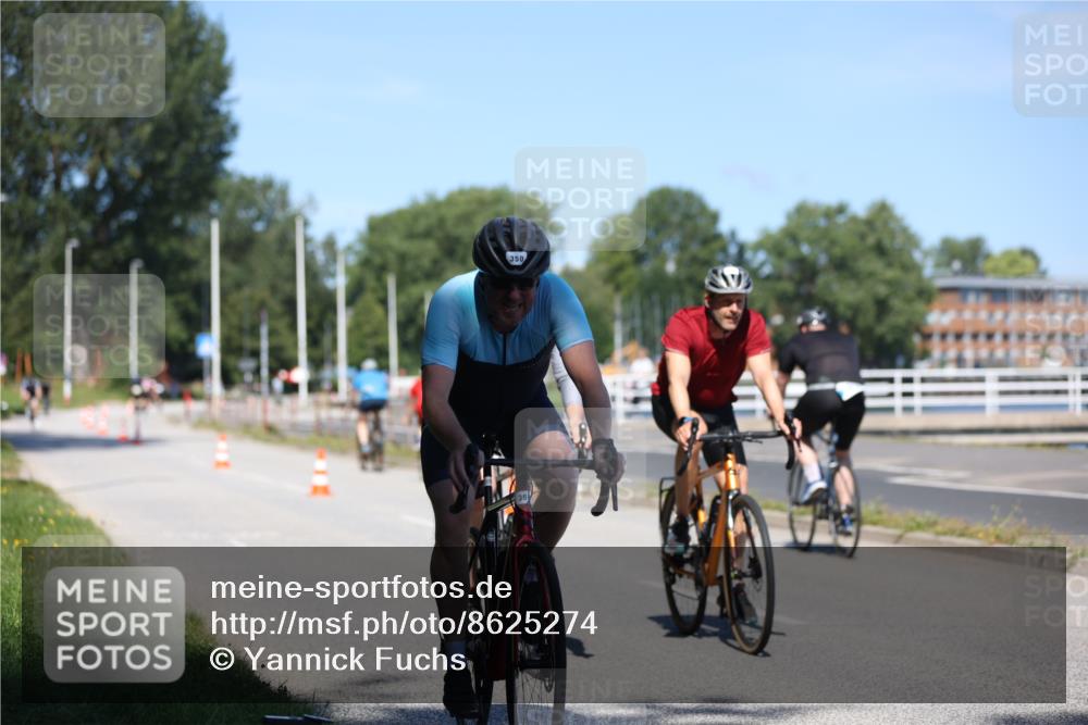 17.08.2025 - KN Förde Triathlon 2025 Yannick Fuchs http://msf.ph/oto/8625274 17.08.2025 11:46:08 Radfahren 328, 329, 330, 350, 363, 371, 609, 326, 372, 619 meine-sportfotos.de