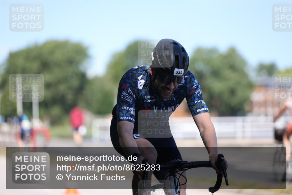 17.08.2025 - KN Förde Triathlon 2025 Yannick Fuchs http://msf.ph/oto/8625283 17.08.2025 11:46:16 Radfahren 330, 345, 356, 328, 329, 350, 371, 609 meine-sportfotos.de