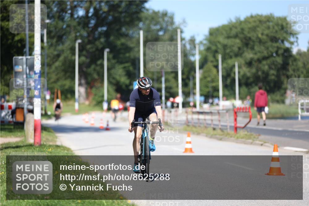 17.08.2025 - KN Förde Triathlon 2025 Yannick Fuchs http://msf.ph/oto/8625288 17.08.2025 11:46:20 Radfahren 345, 356, 370, 373, 330, 609 meine-sportfotos.de