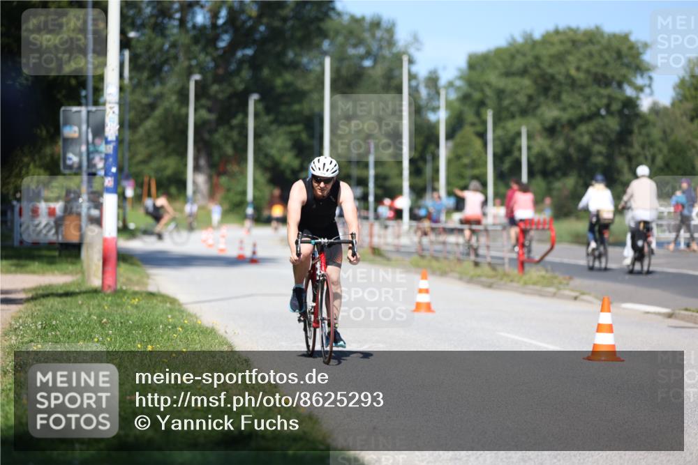 17.08.2025 - KN Förde Triathlon 2025 Yannick Fuchs http://msf.ph/oto/8625293 17.08.2025 11:46:27 Radfahren 345, 349, 370, 373, 617, 356 meine-sportfotos.de