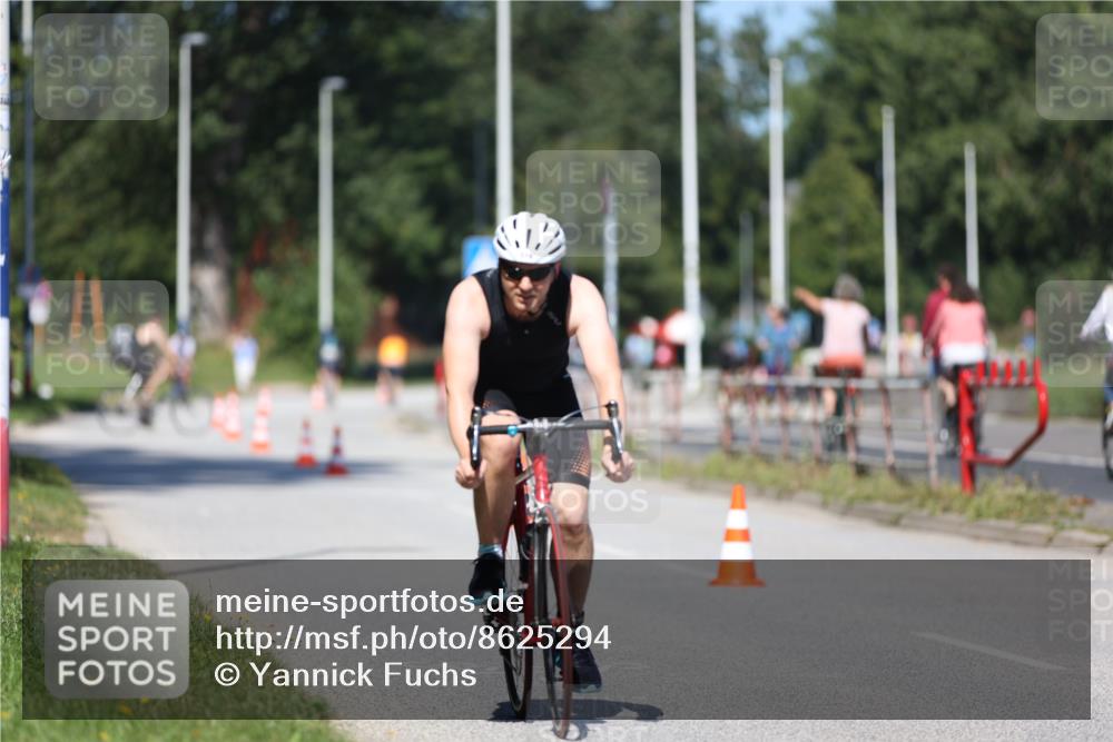 17.08.2025 - KN Förde Triathlon 2025 Yannick Fuchs http://msf.ph/oto/8625294 17.08.2025 11:46:27 Radfahren 345, 349, 370, 373, 617, 356 meine-sportfotos.de