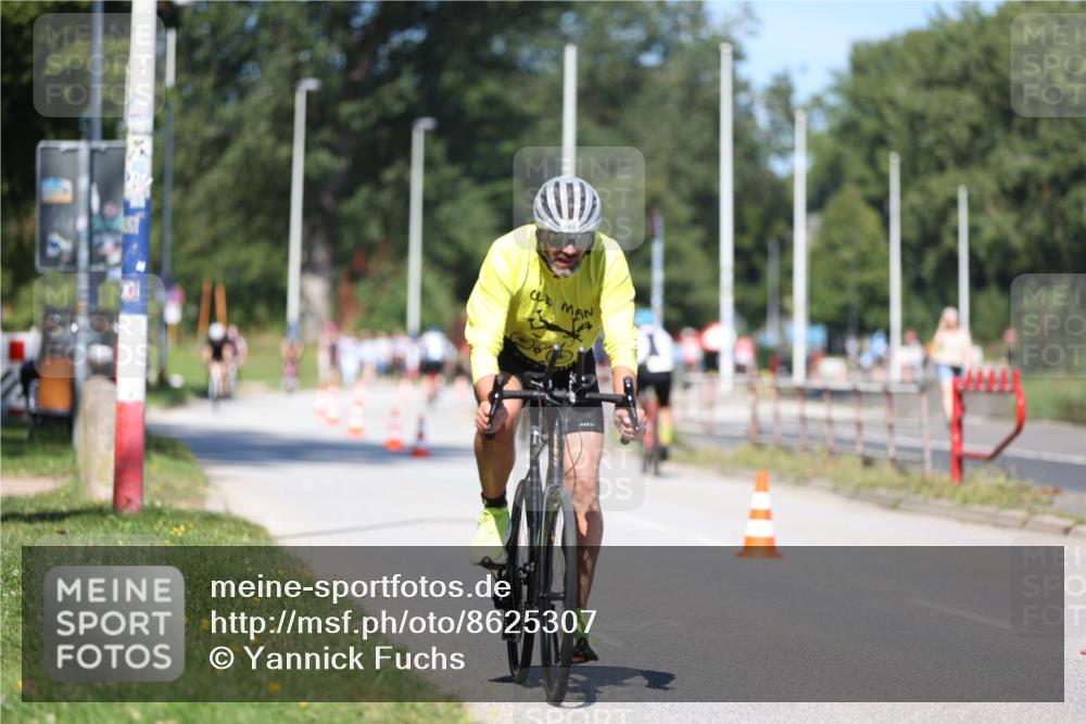 17.08.2025 - KN Förde Triathlon 2025 Yannick Fuchs http://msf.ph/oto/8625307 17.08.2025 11:47:14 Radfahren 365, 622, 380, 610 meine-sportfotos.de