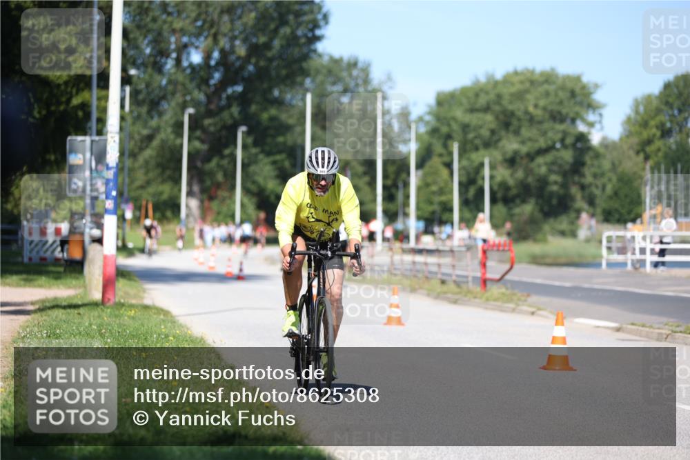 17.08.2025 - KN Förde Triathlon 2025 Yannick Fuchs http://msf.ph/oto/8625308 17.08.2025 11:47:14 Radfahren 365, 622, 380, 610 meine-sportfotos.de