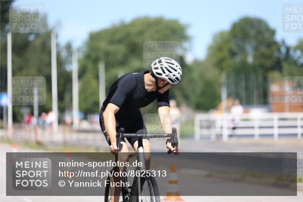 17.08.2025 - KN Förde Triathlon 2025 Yannick Fuchs http://msf.ph/oto/8625313 17.08.2025 11:47:24 Radfahren 285, 354, 368, 614, 623, 629, 630, 635, 639, 365 meine-sportfotos.de