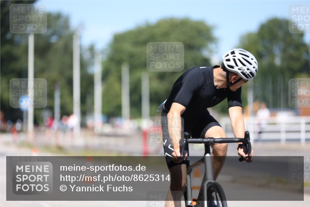 17.08.2025 - KN Förde Triathlon 2025 Yannick Fuchs http://msf.ph/oto/8625314 17.08.2025 11:47:25 Radfahren 285, 353, 354, 368, 614, 623, 629, 630, 635, 639 meine-sportfotos.de