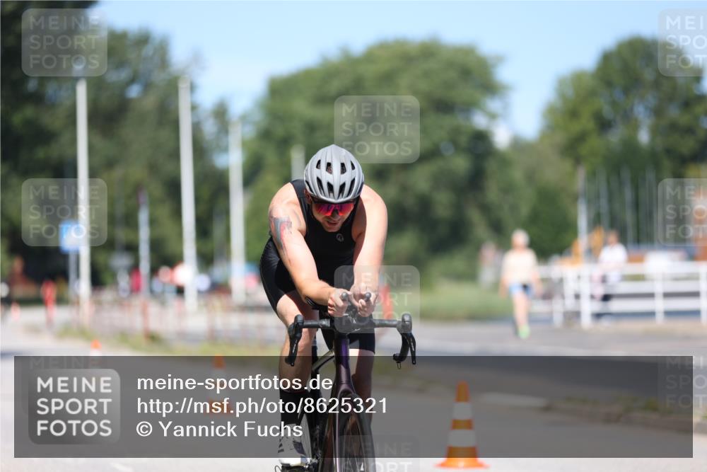 17.08.2025 - KN Förde Triathlon 2025 Yannick Fuchs http://msf.ph/oto/8625321 17.08.2025 11:47:28 Radfahren 285, 353, 354, 368, 614, 624, 629, 630, 635, 639, 354, 623, 639 meine-sportfotos.de
