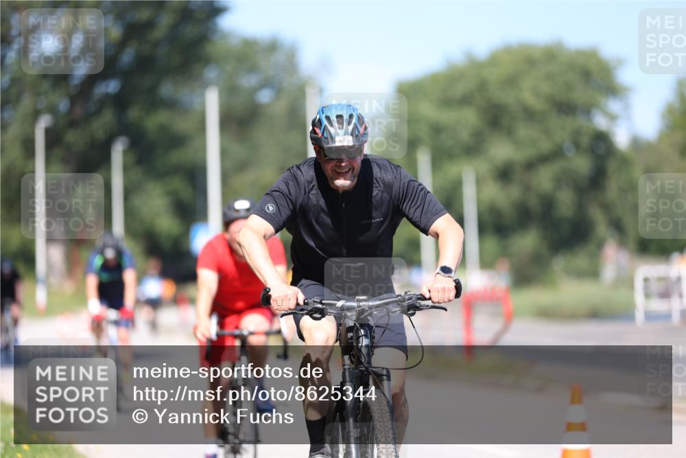 17.08.2025 - KN Förde Triathlon 2025 Yannick Fuchs http://msf.ph/oto/8625344 17.08.2025 11:47:49 Radfahren 326, 352, 361, 372, 601, 609, 626, 627, 636, 619 meine-sportfotos.de