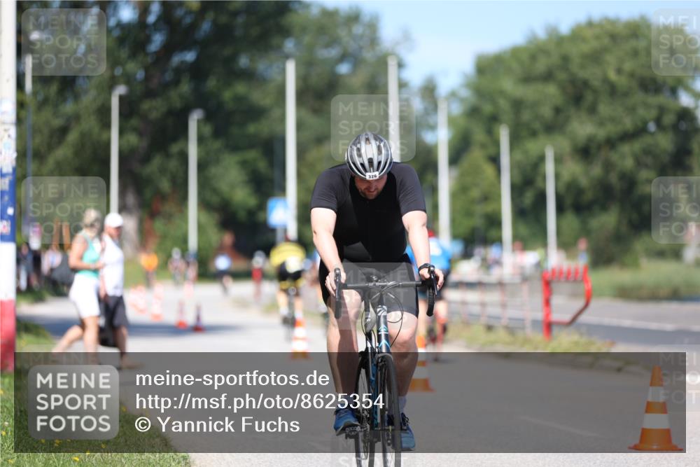 17.08.2025 - KN Förde Triathlon 2025 Yannick Fuchs http://msf.ph/oto/8625354 17.08.2025 11:47:55 Radfahren 326, 352, 609, 627, 361, 372, 601, 609, 626, 636 meine-sportfotos.de