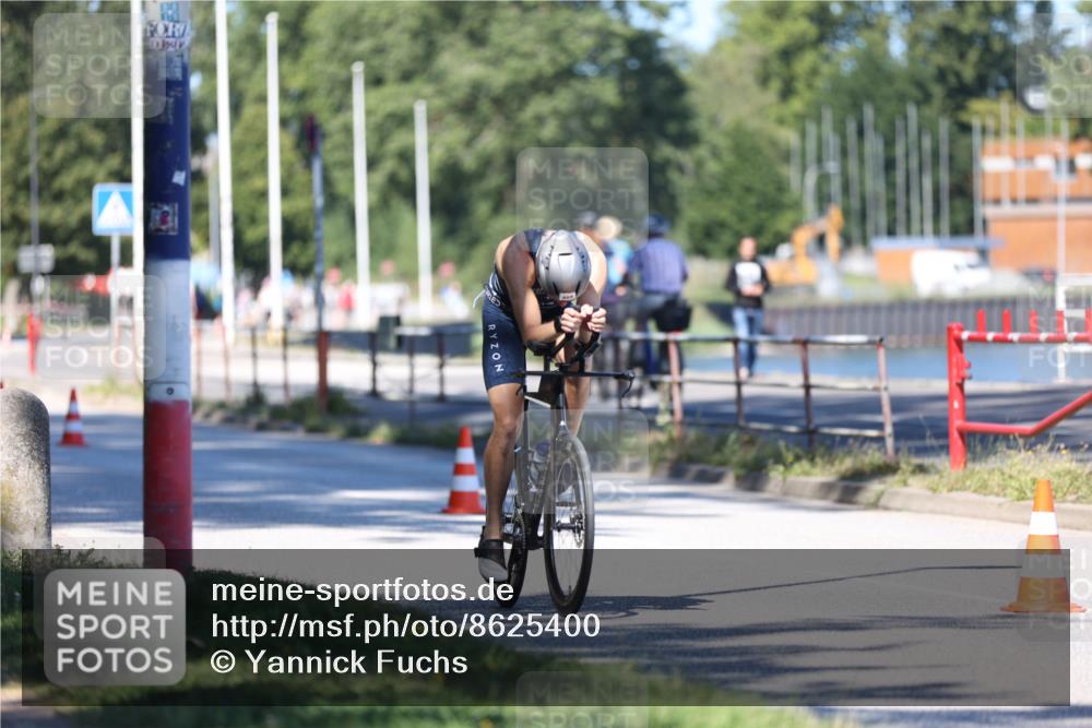 17.08.2025 - KN Förde Triathlon 2025 Yannick Fuchs http://msf.ph/oto/8625400 17.08.2025 12:43:26 Radfahren 402, 408 meine-sportfotos.de