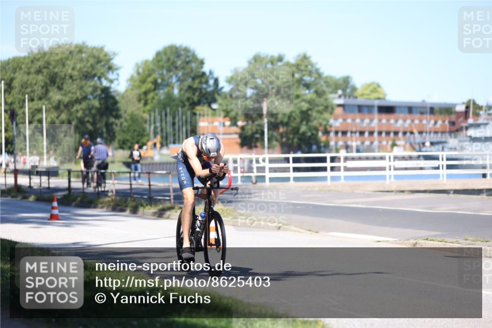 17.08.2025 - KN Förde Triathlon 2025 Yannick Fuchs http://msf.ph/oto/8625403 17.08.2025 12:43:27 Radfahren 402, 408 meine-sportfotos.de