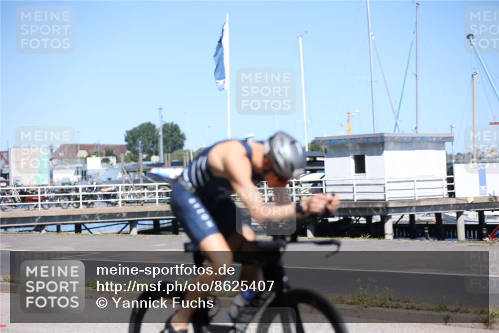 17.08.2025 - KN Förde Triathlon 2025 Yannick Fuchs http://msf.ph/oto/8625407 17.08.2025 12:43:28 Radfahren 402, 408 meine-sportfotos.de