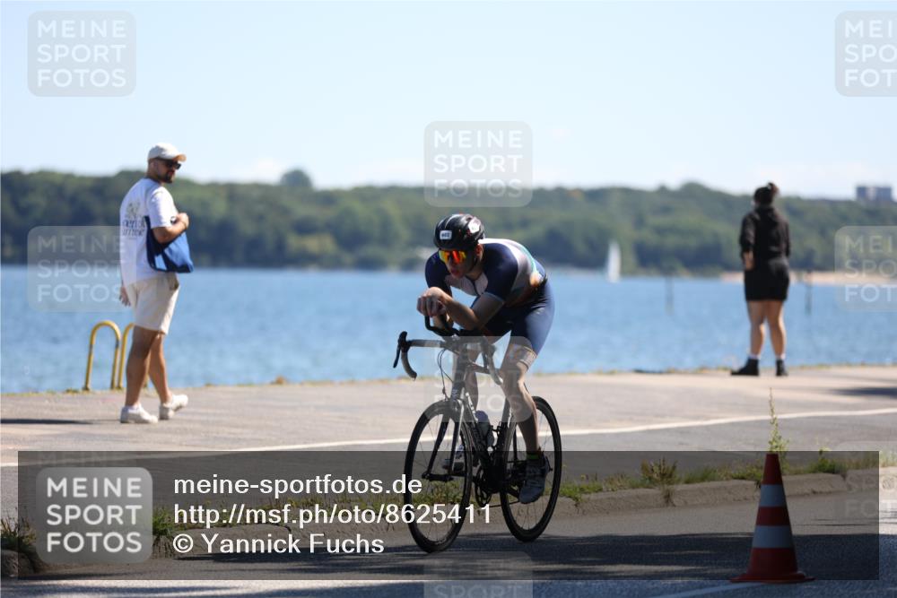 17.08.2025 - KN Förde Triathlon 2025 Yannick Fuchs http://msf.ph/oto/8625411 17.08.2025 12:43:32 Radfahren 402, 408 meine-sportfotos.de