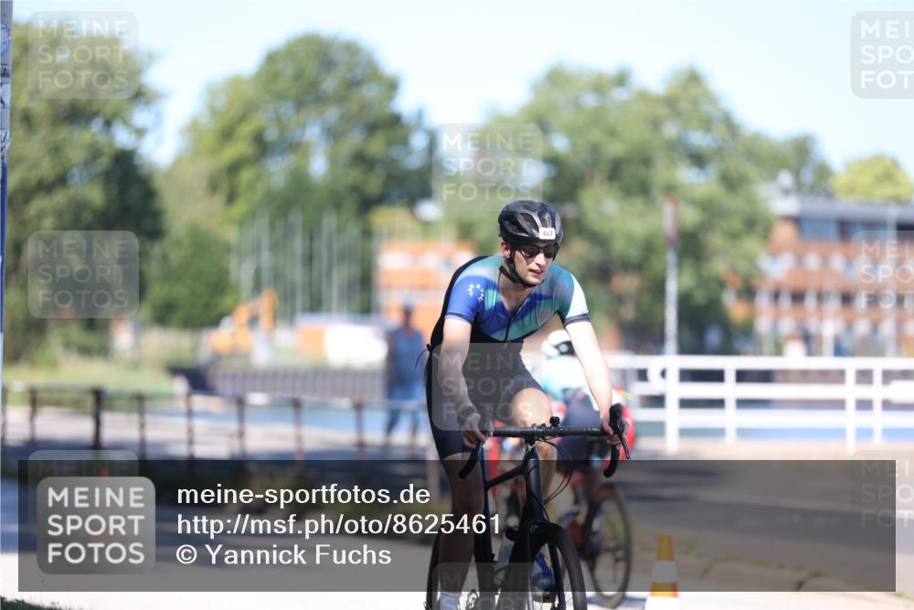 17.08.2025 - KN Förde Triathlon 2025 Yannick Fuchs http://msf.ph/oto/8625461 17.08.2025 12:47:50 Radfahren 406, 407, 417, 419, 548, 419, 422, 423 meine-sportfotos.de