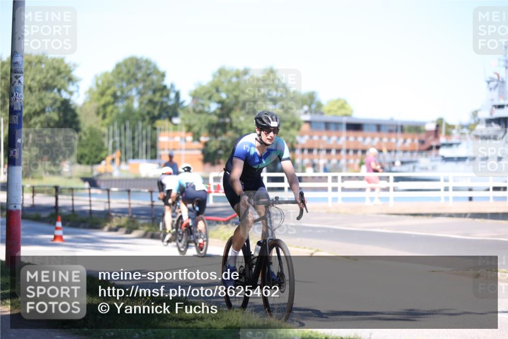 17.08.2025 - KN Förde Triathlon 2025 Yannick Fuchs http://msf.ph/oto/8625462 17.08.2025 12:47:50 Radfahren 406, 407, 417, 419, 548, 419, 422, 423 meine-sportfotos.de