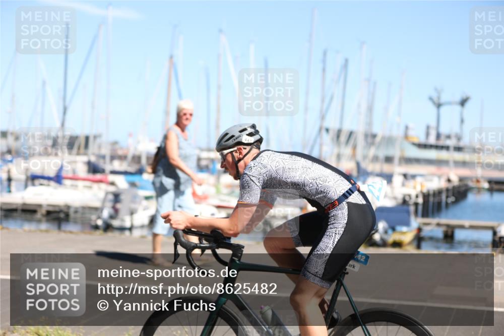 17.08.2025 - KN Förde Triathlon 2025 Yannick Fuchs http://msf.ph/oto/8625482 17.08.2025 12:48:33 Radfahren 420, 442 meine-sportfotos.de