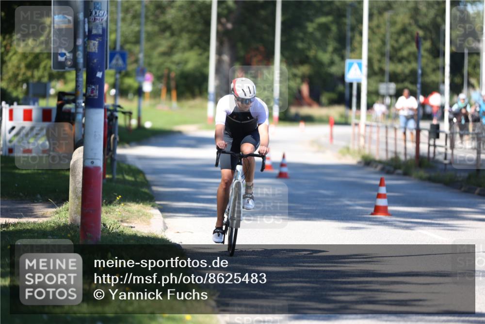 17.08.2025 - KN Förde Triathlon 2025 Yannick Fuchs http://msf.ph/oto/8625483 17.08.2025 12:48:35 Radfahren 420, 442 meine-sportfotos.de