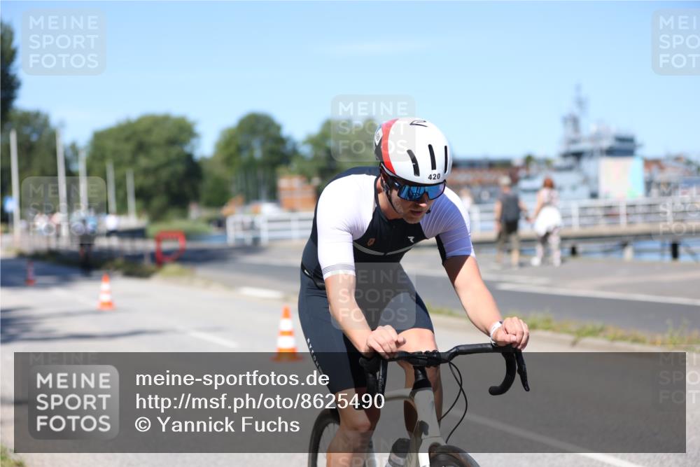 17.08.2025 - KN Förde Triathlon 2025 Yannick Fuchs http://msf.ph/oto/8625490 17.08.2025 12:48:37 Radfahren 420, 442 meine-sportfotos.de