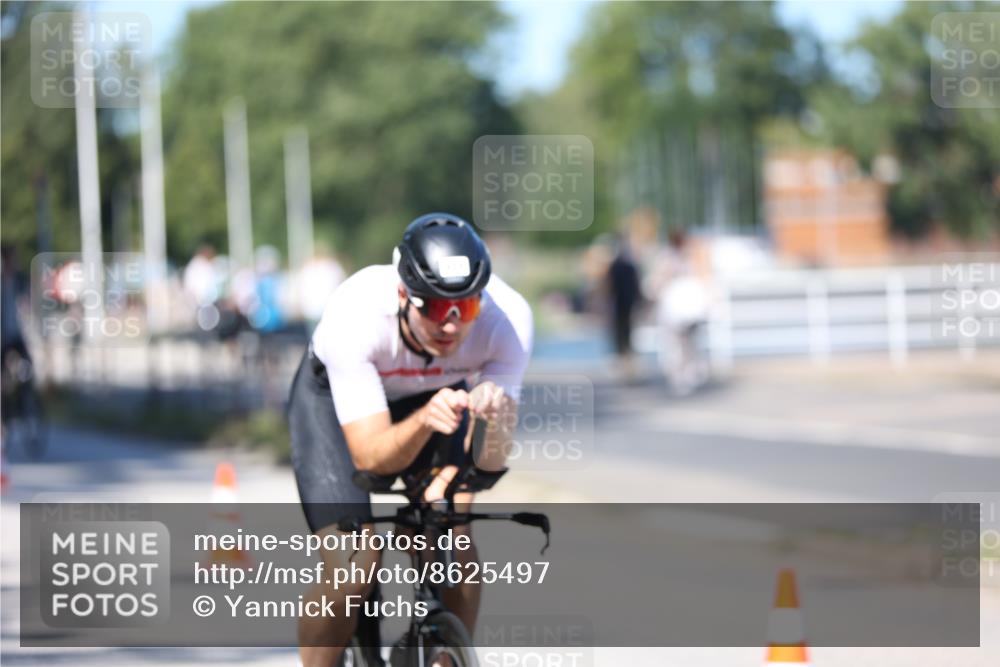 17.08.2025 - KN Förde Triathlon 2025 Yannick Fuchs http://msf.ph/oto/8625497 17.08.2025 12:48:57 Radfahren 415, 439 meine-sportfotos.de