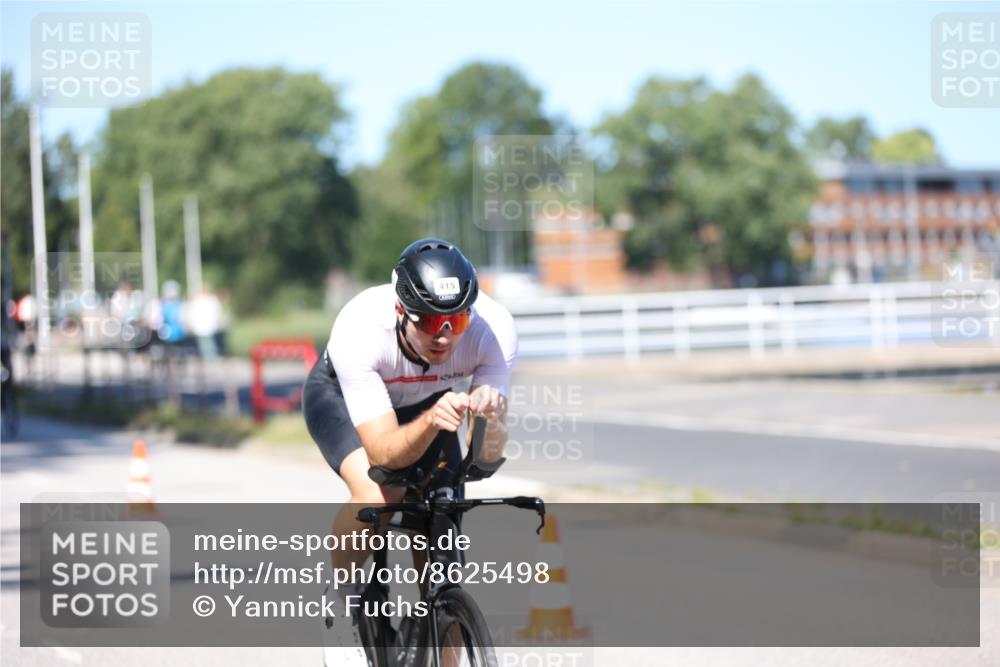 17.08.2025 - KN Förde Triathlon 2025 Yannick Fuchs http://msf.ph/oto/8625498 17.08.2025 12:48:57 Radfahren 415, 439 meine-sportfotos.de