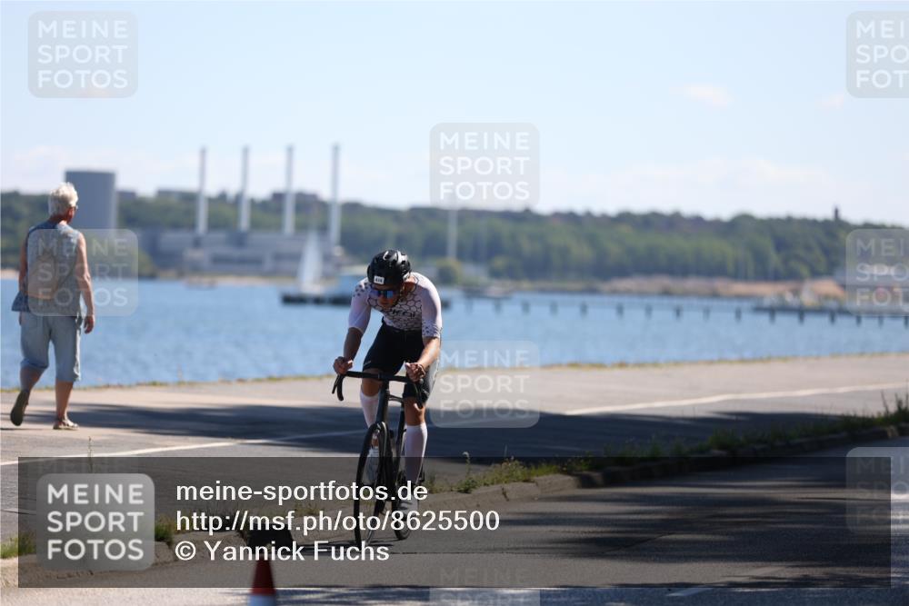 17.08.2025 - KN Förde Triathlon 2025 Yannick Fuchs http://msf.ph/oto/8625500 17.08.2025 12:49:06 Radfahren 422, 439, 415 meine-sportfotos.de