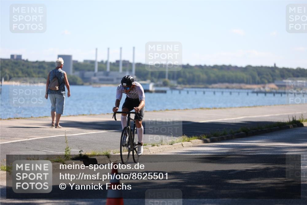 17.08.2025 - KN Förde Triathlon 2025 Yannick Fuchs http://msf.ph/oto/8625501 17.08.2025 12:49:06 Radfahren 422, 439, 415 meine-sportfotos.de