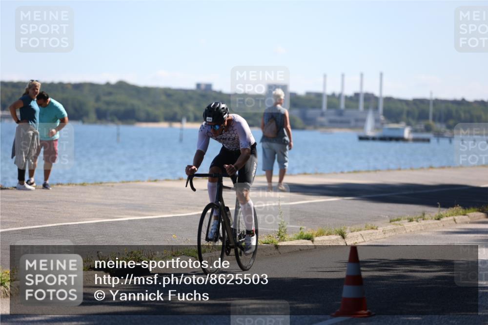 17.08.2025 - KN Förde Triathlon 2025 Yannick Fuchs http://msf.ph/oto/8625503 17.08.2025 12:49:06 Radfahren 422, 439, 415 meine-sportfotos.de