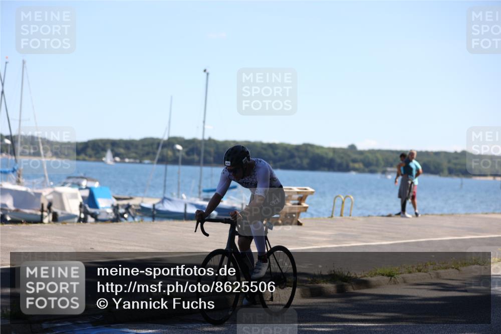 17.08.2025 - KN Förde Triathlon 2025 Yannick Fuchs http://msf.ph/oto/8625506 17.08.2025 12:49:07 Radfahren 422, 439, 415 meine-sportfotos.de