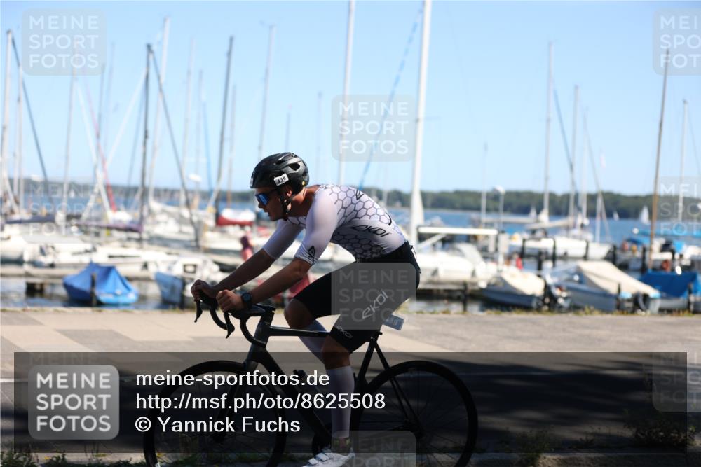 17.08.2025 - KN Förde Triathlon 2025 Yannick Fuchs http://msf.ph/oto/8625508 17.08.2025 12:49:08 Radfahren 422, 439 meine-sportfotos.de