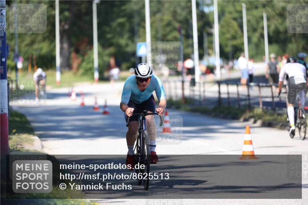 17.08.2025 - KN Förde Triathlon 2025 Yannick Fuchs http://msf.ph/oto/8625513 17.08.2025 12:49:11 Radfahren 419, 422, 439 meine-sportfotos.de