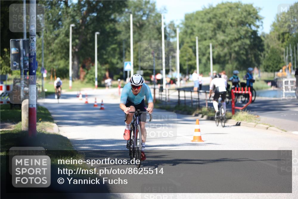 17.08.2025 - KN Förde Triathlon 2025 Yannick Fuchs http://msf.ph/oto/8625514 17.08.2025 12:49:12 Radfahren 419, 422, 439 meine-sportfotos.de