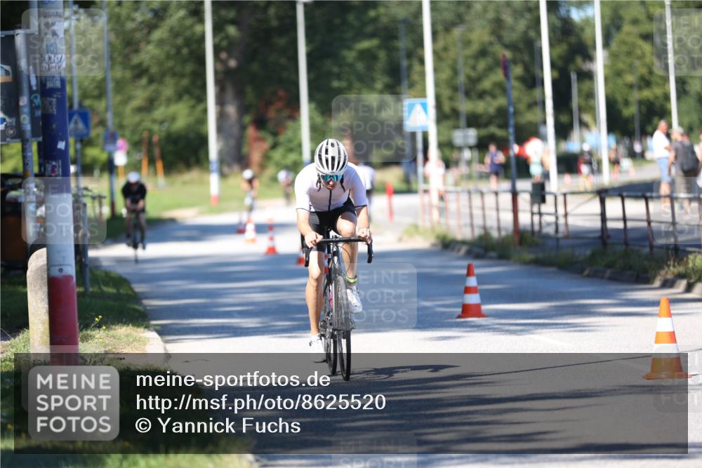 17.08.2025 - KN Förde Triathlon 2025 Yannick Fuchs http://msf.ph/oto/8625520 17.08.2025 12:49:16 Radfahren 419, 422, 423, 422 meine-sportfotos.de
