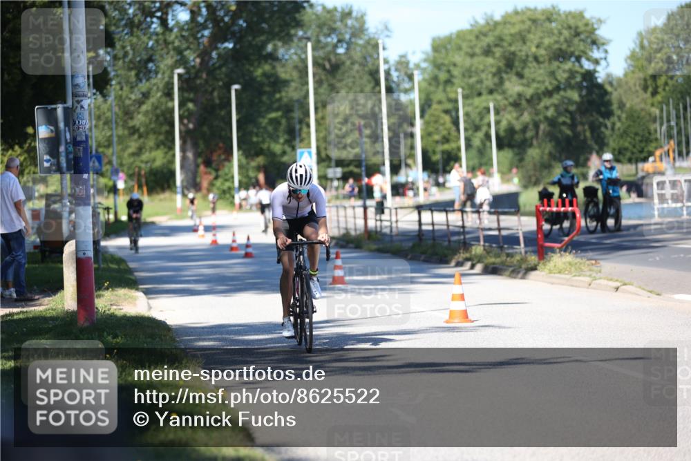 17.08.2025 - KN Förde Triathlon 2025 Yannick Fuchs http://msf.ph/oto/8625522 17.08.2025 12:49:17 Radfahren 419, 423, 441, 422 meine-sportfotos.de