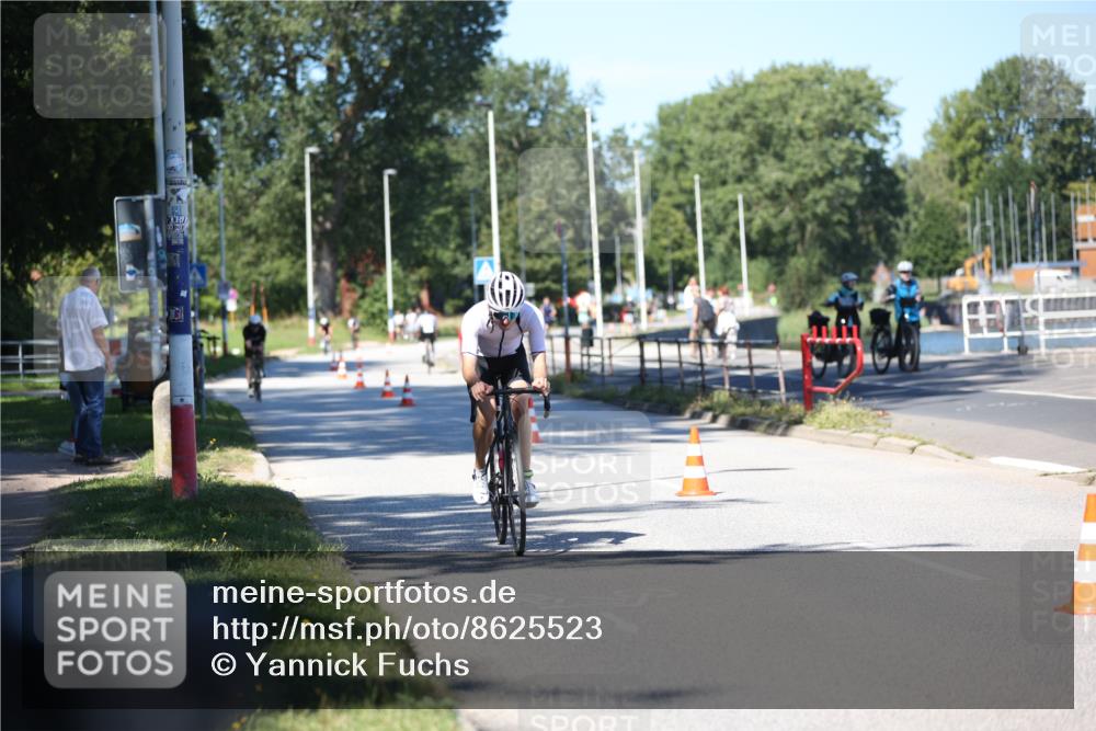 17.08.2025 - KN Förde Triathlon 2025 Yannick Fuchs http://msf.ph/oto/8625523 17.08.2025 12:49:17 Radfahren 419, 423, 441, 422 meine-sportfotos.de