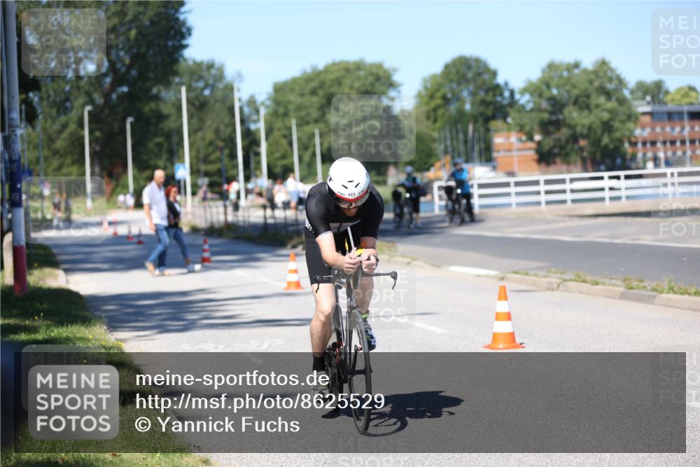 17.08.2025 - KN Förde Triathlon 2025 Yannick Fuchs http://msf.ph/oto/8625529 17.08.2025 12:49:22 Radfahren 413, 417, 423, 441, 419, 422 meine-sportfotos.de