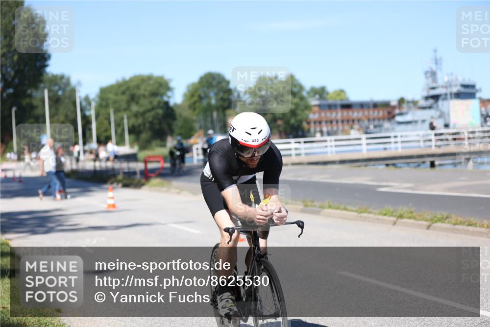 17.08.2025 - KN Förde Triathlon 2025 Yannick Fuchs http://msf.ph/oto/8625530 17.08.2025 12:49:23 Radfahren 413, 417, 423, 441, 419 meine-sportfotos.de