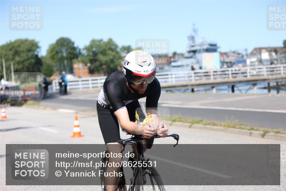 17.08.2025 - KN Förde Triathlon 2025 Yannick Fuchs http://msf.ph/oto/8625531 17.08.2025 12:49:23 Radfahren 413, 417, 423, 441, 419 meine-sportfotos.de