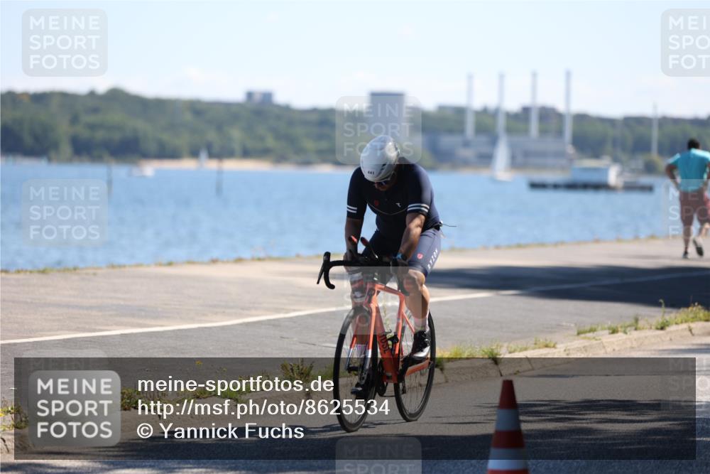 17.08.2025 - KN Förde Triathlon 2025 Yannick Fuchs http://msf.ph/oto/8625534 17.08.2025 12:49:26 Radfahren 413, 417, 423, 441, 419, 423 meine-sportfotos.de