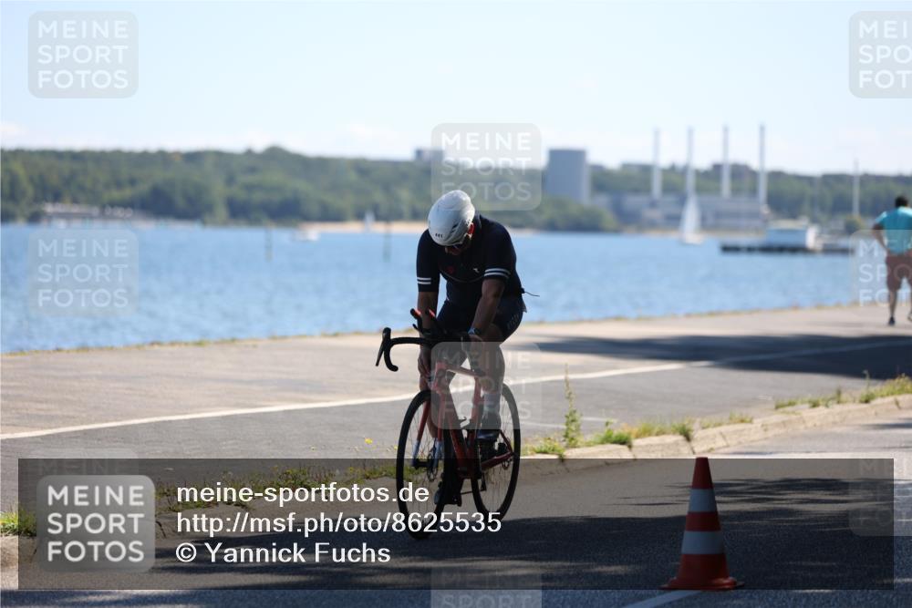 17.08.2025 - KN Förde Triathlon 2025 Yannick Fuchs http://msf.ph/oto/8625535 17.08.2025 12:49:26 Radfahren 413, 417, 423, 441, 419, 423 meine-sportfotos.de