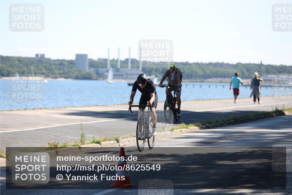 17.08.2025 - KN Förde Triathlon 2025 Yannick Fuchs http://msf.ph/oto/8625549 17.08.2025 12:49:38 Radfahren 424, 413, 417 meine-sportfotos.de