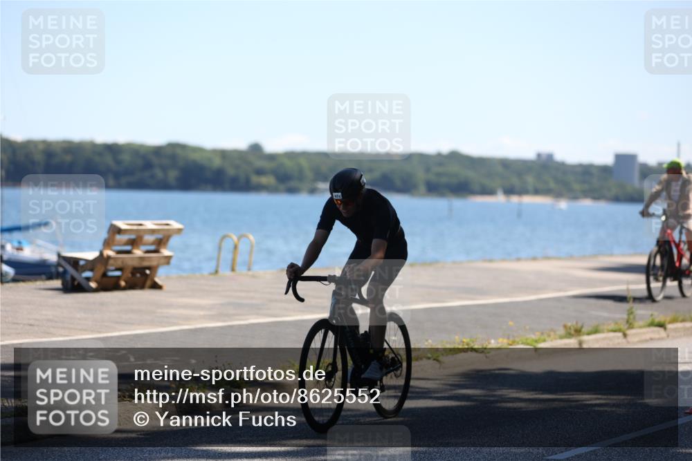 17.08.2025 - KN Förde Triathlon 2025 Yannick Fuchs http://msf.ph/oto/8625552 17.08.2025 12:49:39 Radfahren 424, 447, 413, 417 meine-sportfotos.de