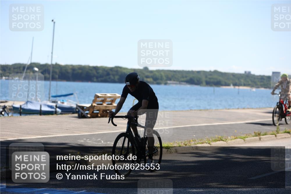 17.08.2025 - KN Förde Triathlon 2025 Yannick Fuchs http://msf.ph/oto/8625553 17.08.2025 12:49:39 Radfahren 424, 447, 413, 417 meine-sportfotos.de